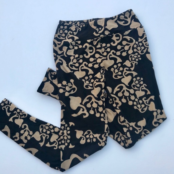 LuLaRoe Pants - LULAROE OS black LEGGINGS tan leaf FLORAL PRINT
